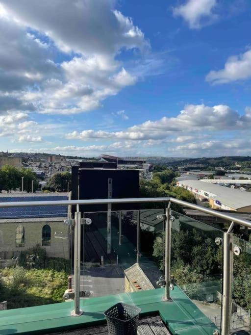 2 Bedrooms, 2 Bathrooms Stunning Penthouse City View Bradford  Exterior photo