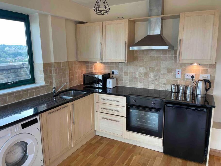 2 Bedrooms, 2 Bathrooms Stunning Penthouse City View Bradford  Exterior photo