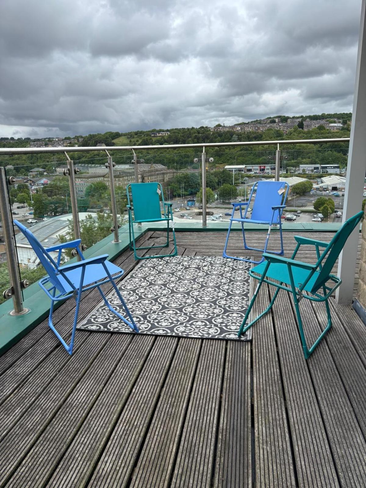 2 Bedrooms, 2 Bathrooms Stunning Penthouse City View Bradford  Exterior photo